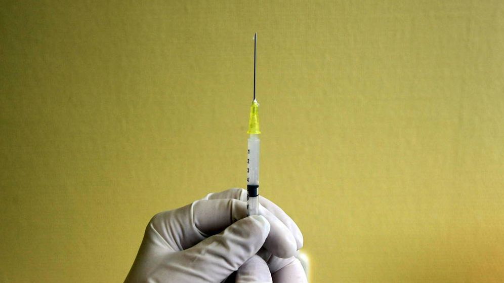 Resultado de imagen de Alerta farmacéutica: Sanidad ordena retirar 4.000 lotes de vacunas