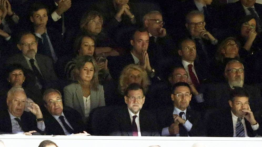 Foto: El presidente del Gobierno, Mariano Rajoy (c), junto al dirigente de ACS y del Real Madrid, Florentino Pérez. (EFE)